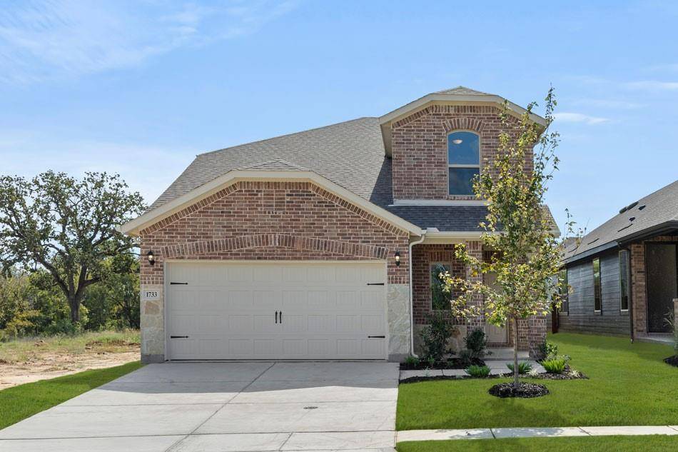 1733 Meadow Crest Drive, Aubrey, TX 76227