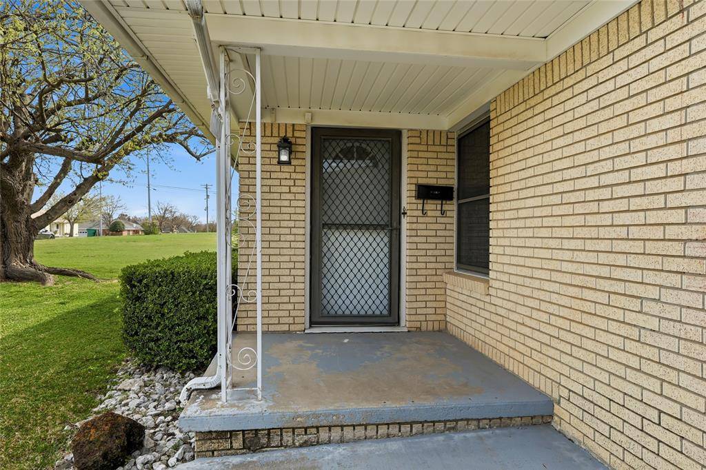 1106 Central Avenue, Bowie, TX 76230