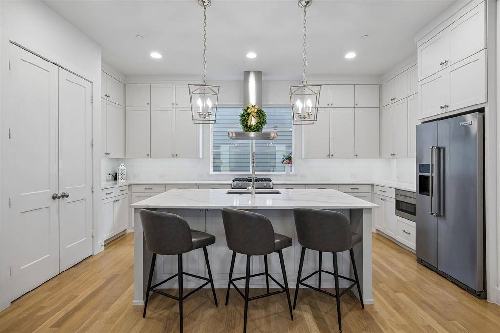 2715 Kimsey Drive #102, Dallas, TX 75235