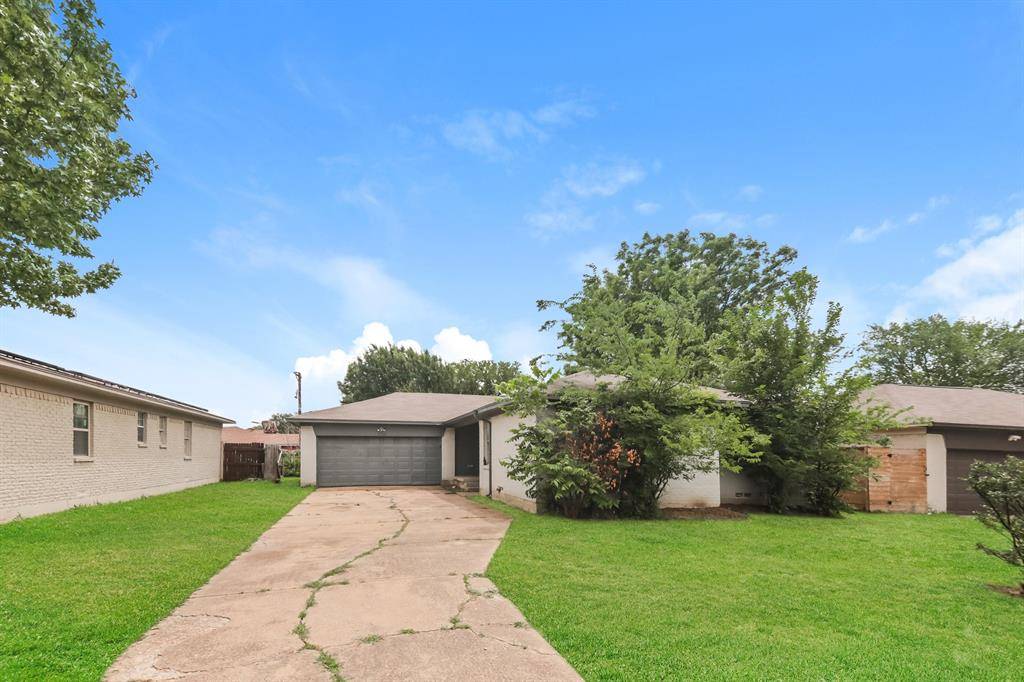 1718 Joan Drive, Dallas, TX 75217