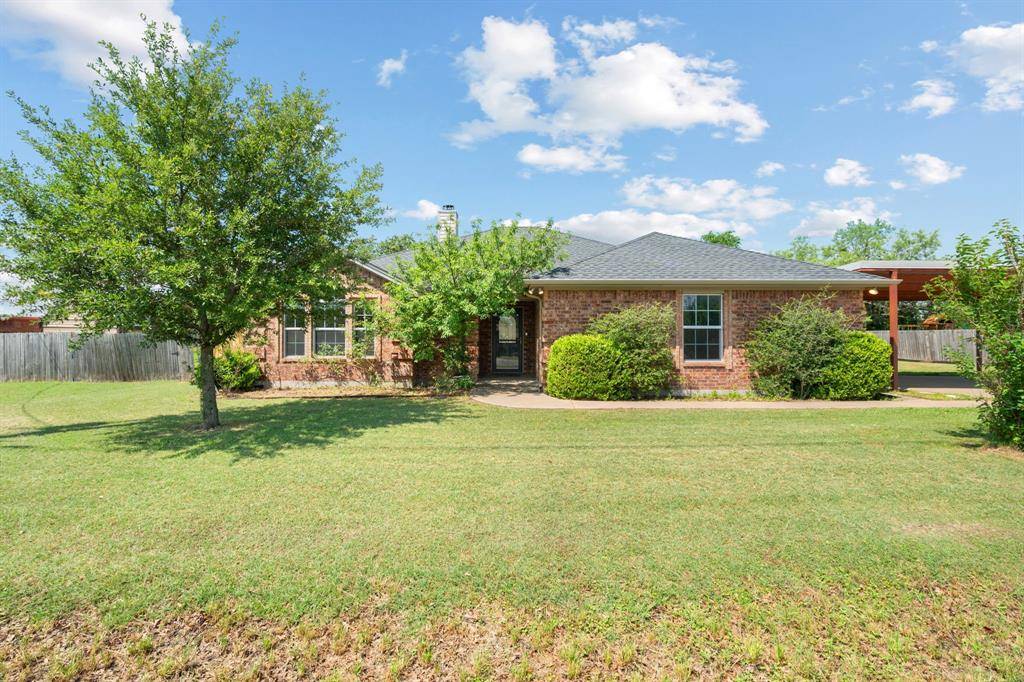 4000 View Point Drive, Granbury, TX 76048