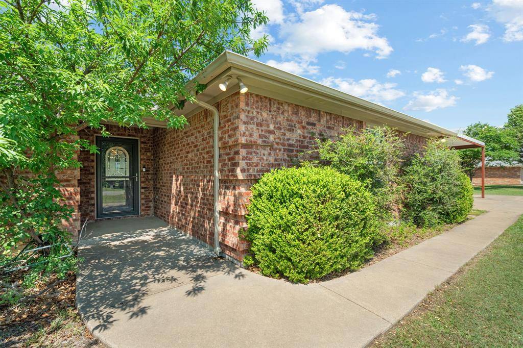 4000 View Point Drive, Granbury, TX 76048