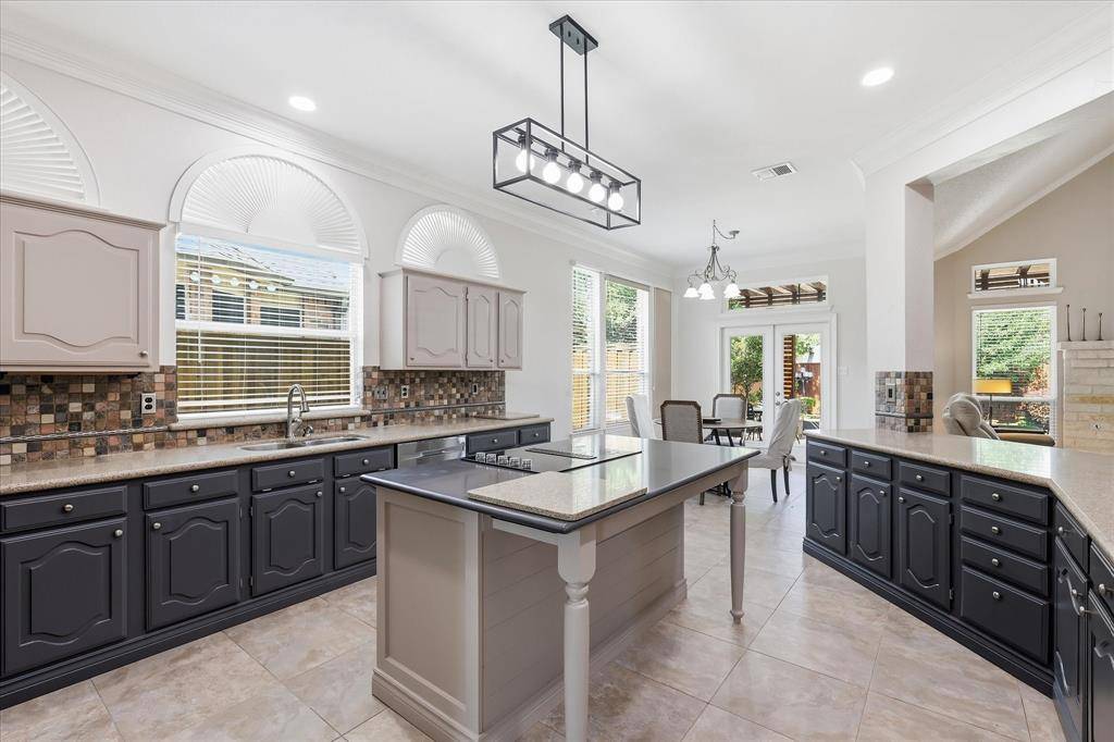 3207 Willow Ridge Trail, Carrollton, TX 75007