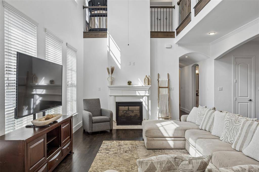 1022 Shadyside Lane, Dallas, TX 75223