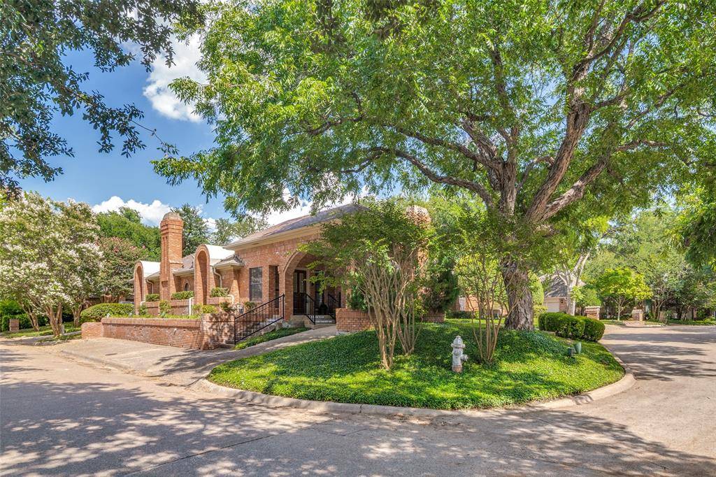 16028 Chalfont Place, Dallas, TX 75248