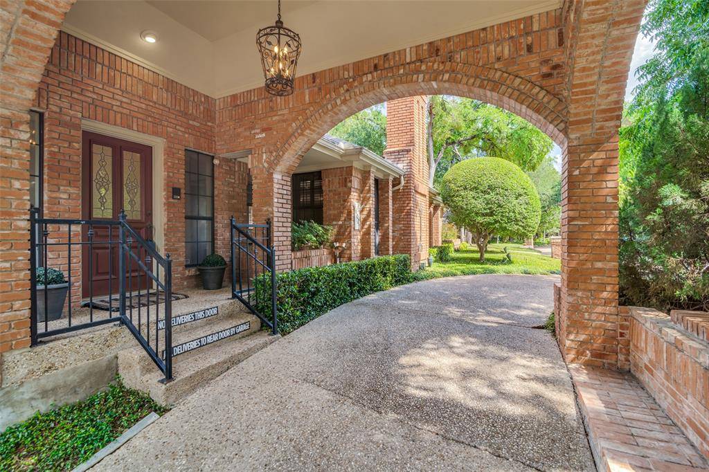 16028 Chalfont Place, Dallas, TX 75248
