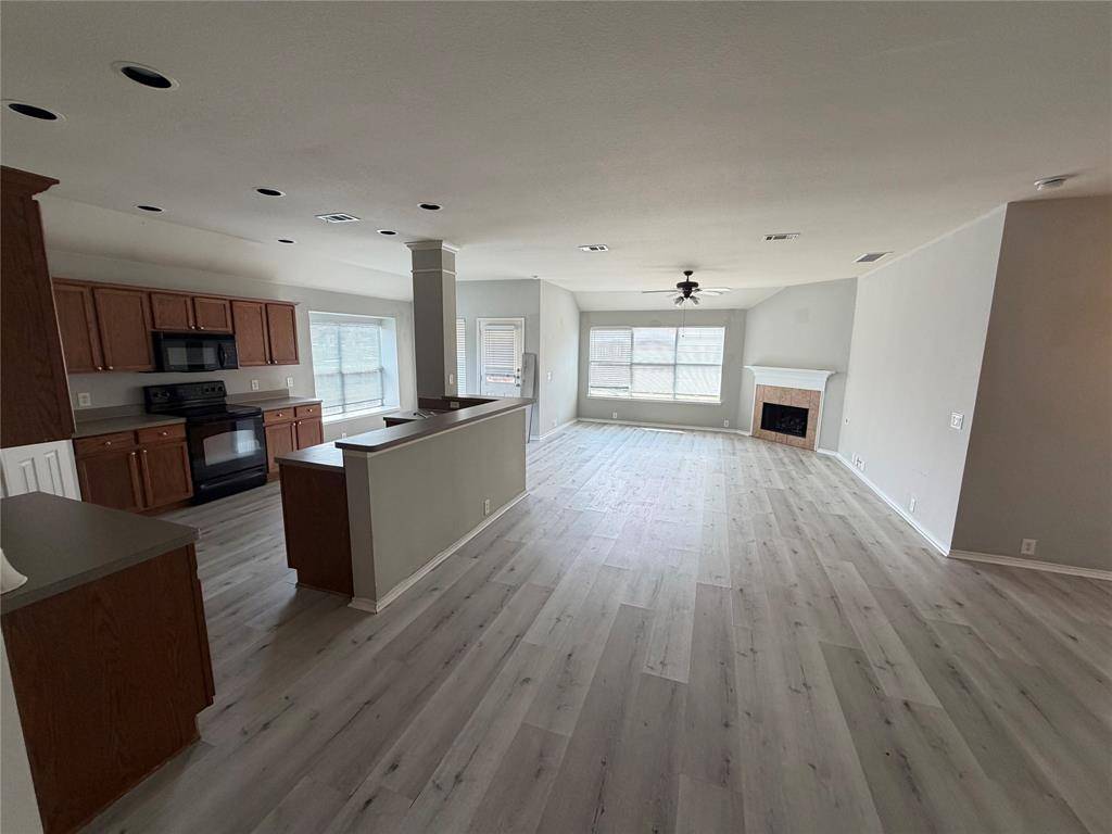 912 Tabasco Trail, Arlington, TX 76002