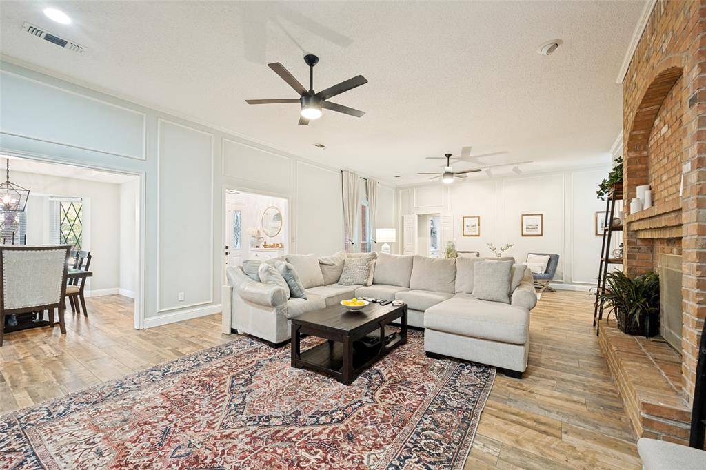 3823 Rochelle Drive, Arlington, TX 76016