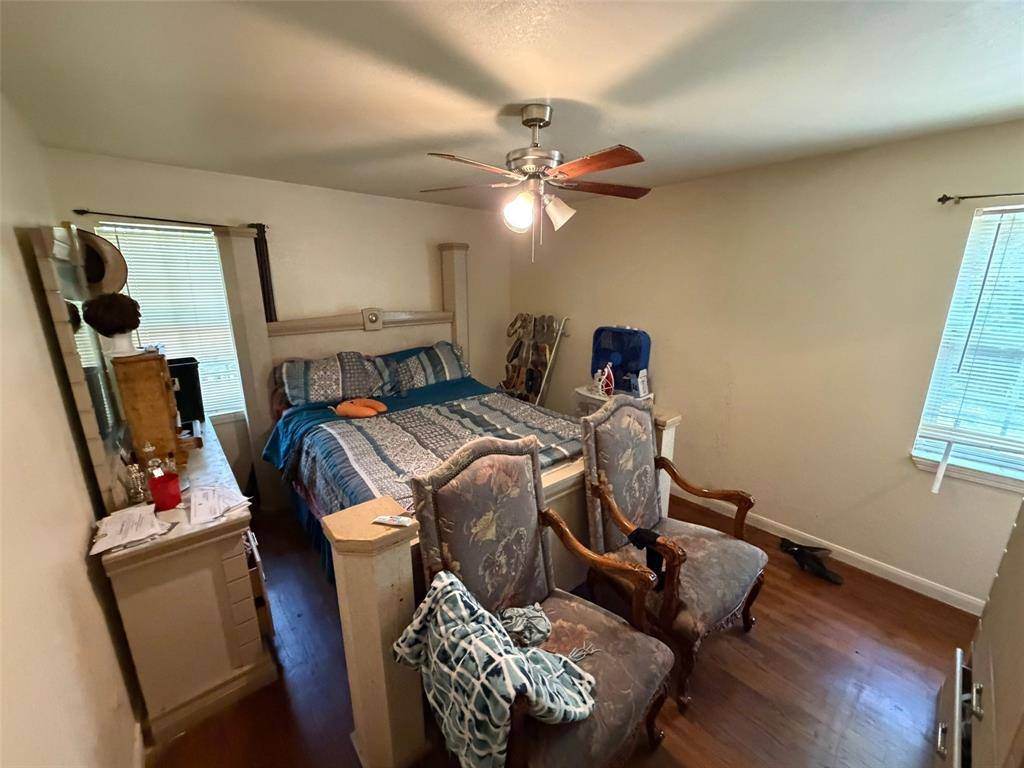 345 Old Mill Court, Dallas, TX 75217