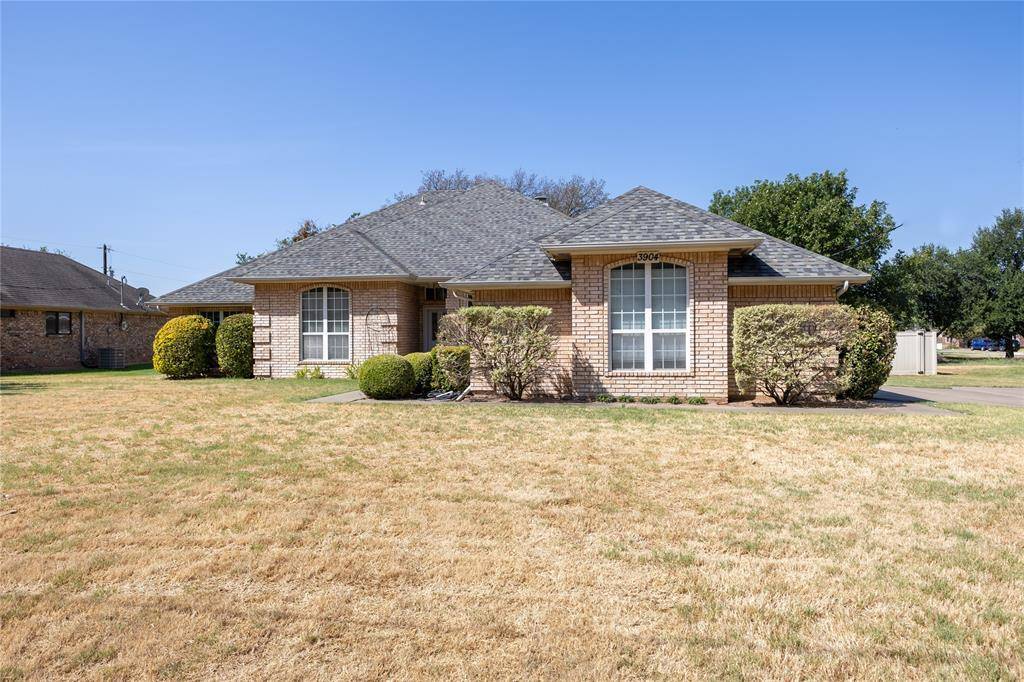 3904 Santa Cruz Street, Granbury, TX 76049