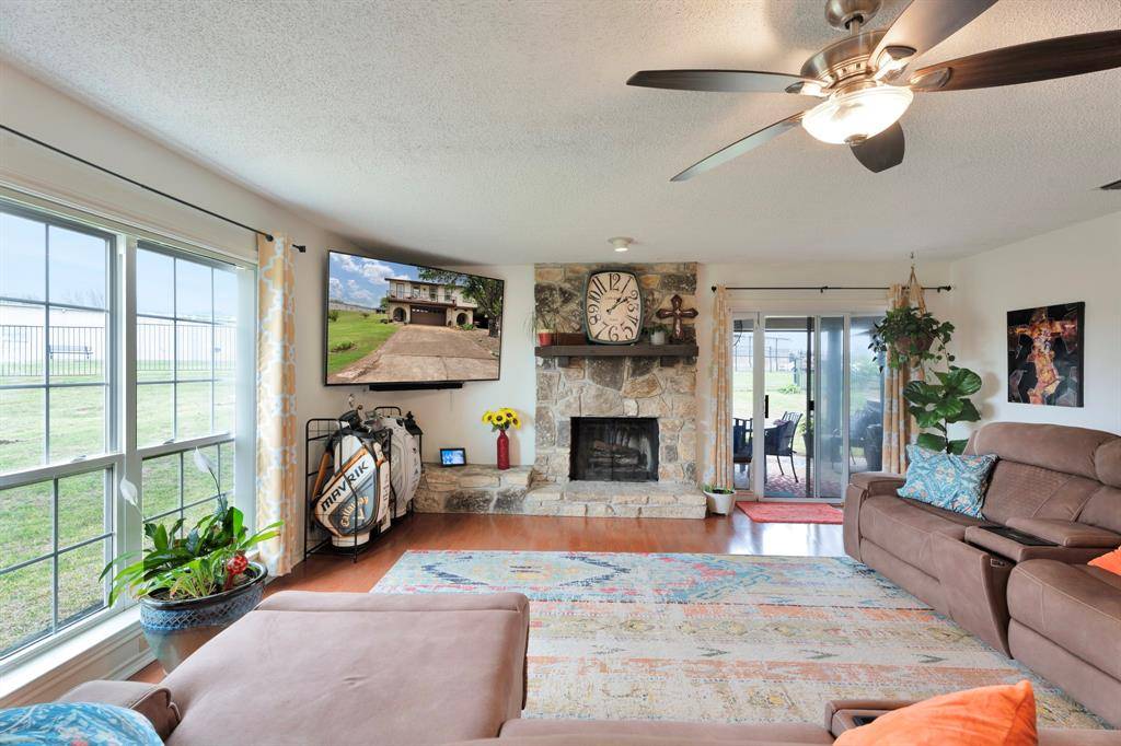 4507 Overlook Court, Granbury, TX 76049