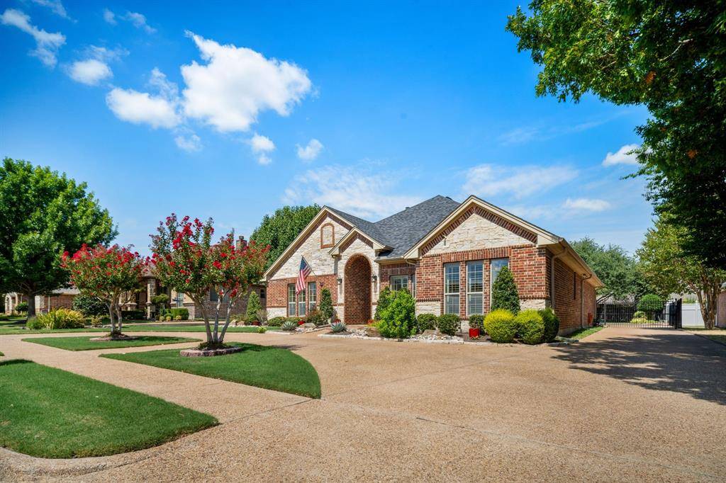 811 Amherst Drive, Waxahachie, TX 75165