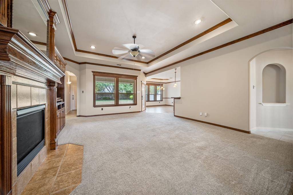 811 Amherst Drive, Waxahachie, TX 75165