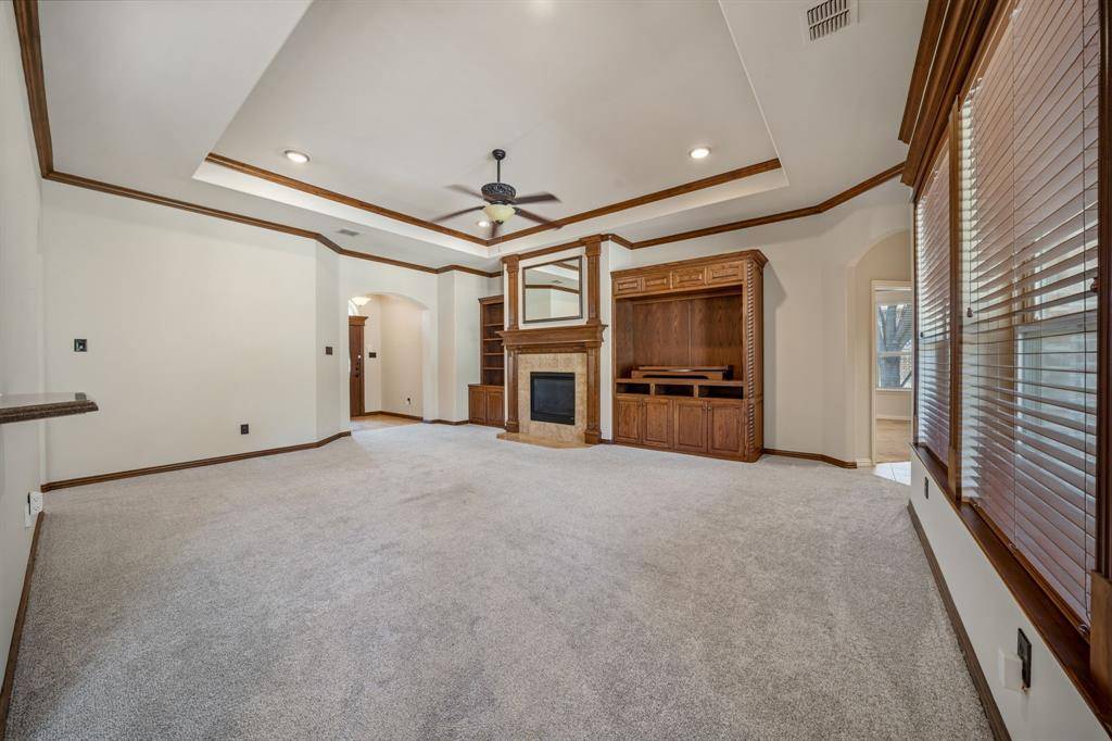 811 Amherst Drive, Waxahachie, TX 75165