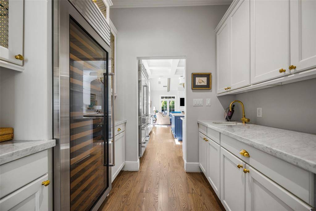 5718 W Hanover Avenue, Dallas, TX 75209