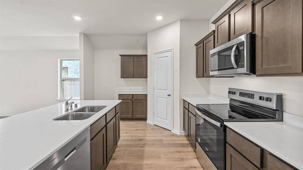 810 Parksville Drive, Ferris, TX 75125