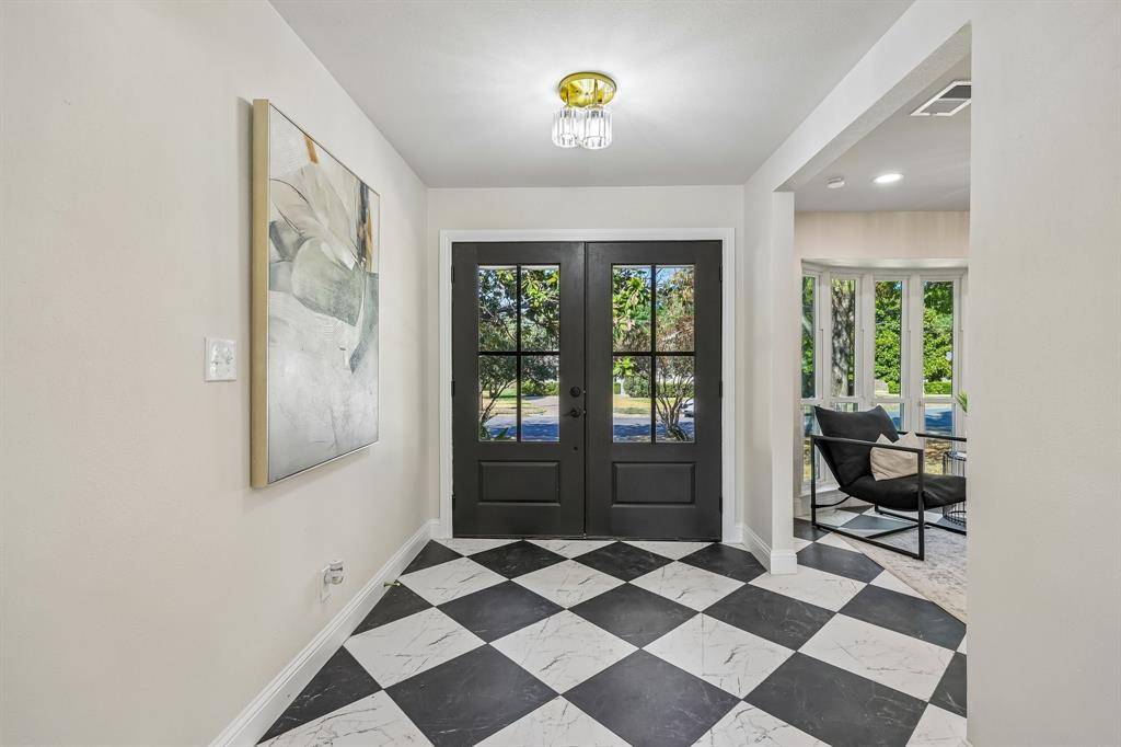 9008 Flicker Lane, Dallas, TX 75238