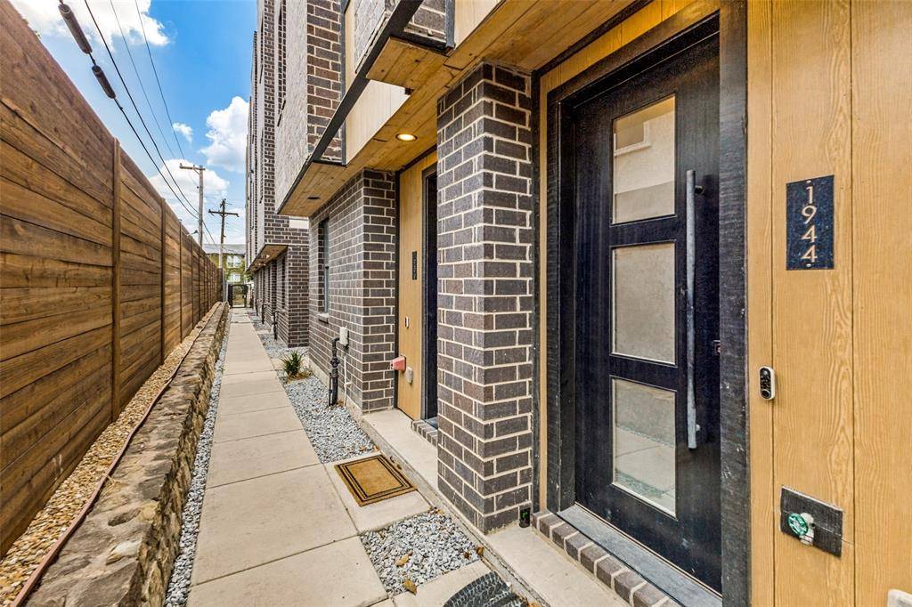 1944 Dowgate Court, Dallas, TX 75204