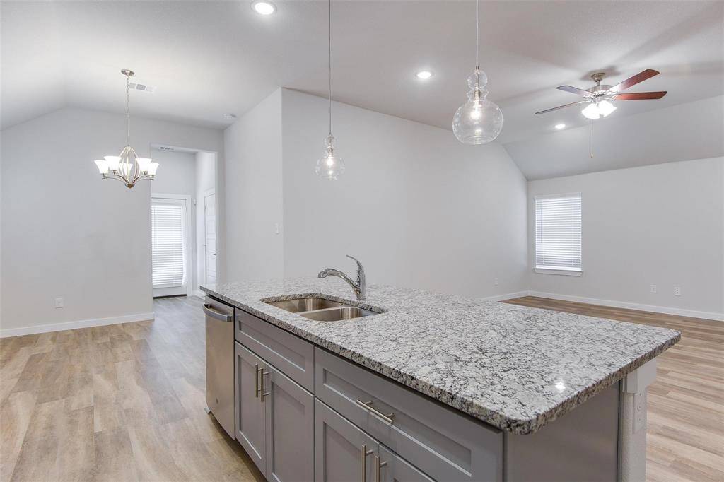 1716 Everitt Trail, Fort Worth, TX 76052