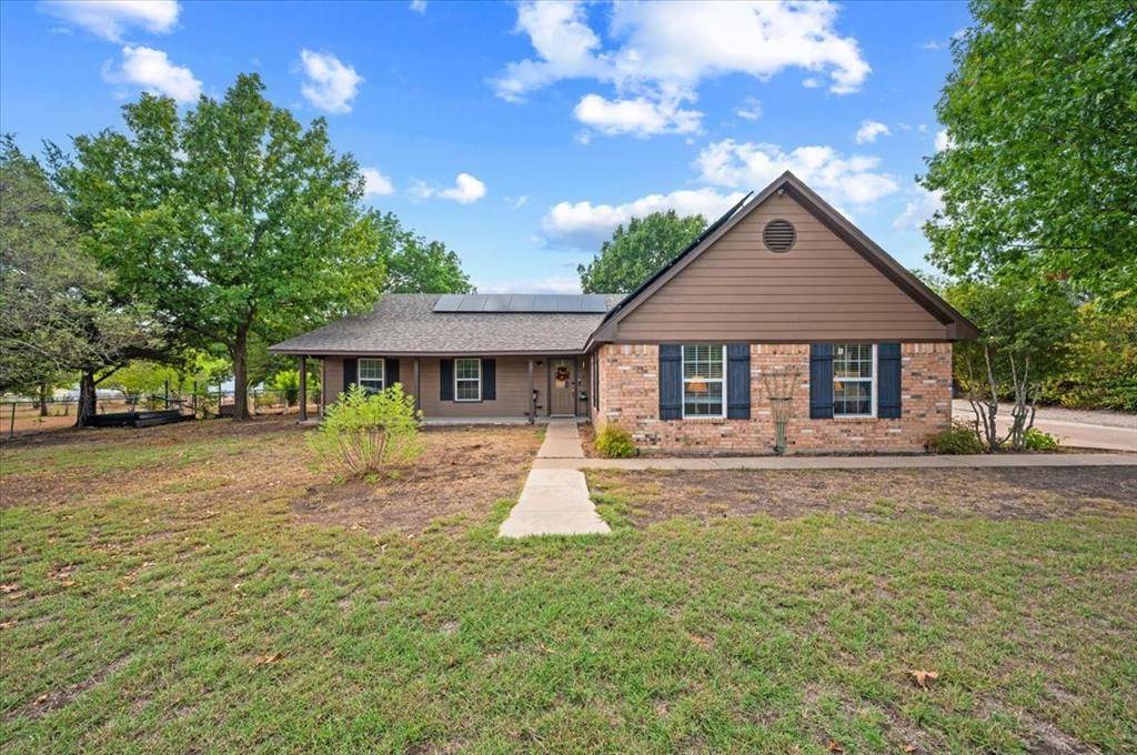 101 Randy Road, Pecan Hill, TX 75165