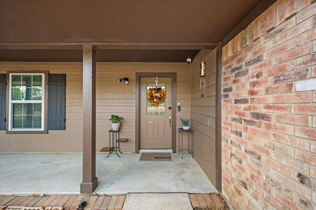 101 Randy Road, Pecan Hill, TX 75165