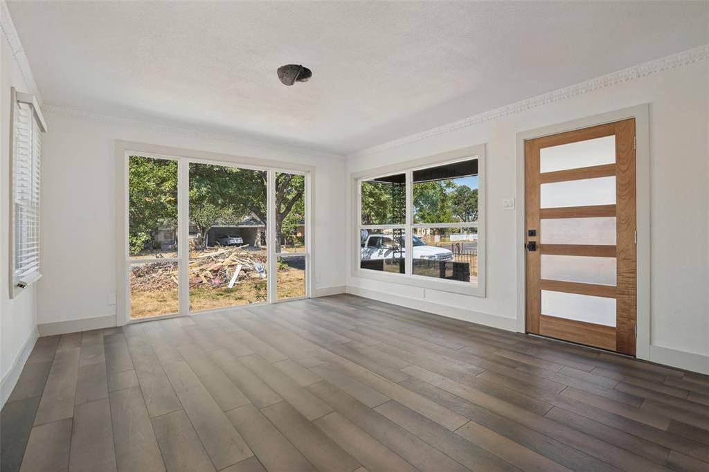 2324 Prichard Lane, Dallas, TX 75227