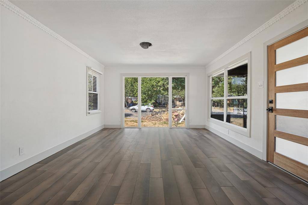 2324 Prichard Lane, Dallas, TX 75227
