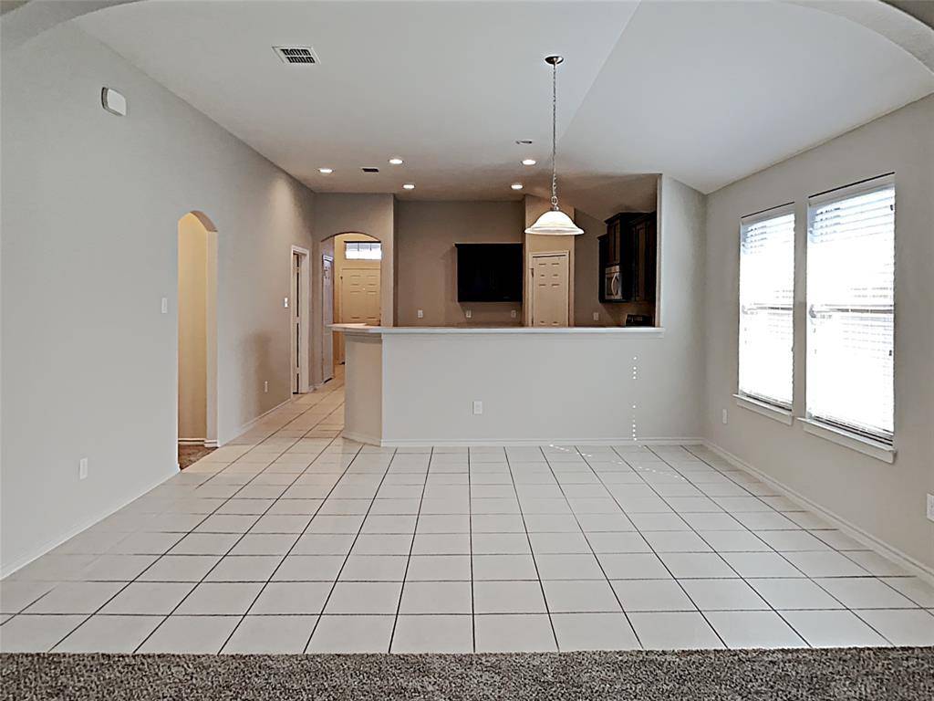10129 Blue Bell Drive, Fort Worth, TX 76108