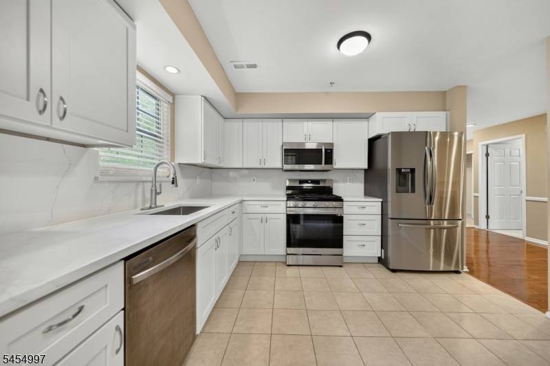 4 Springholm Drive, Berkeley Heights Twp., NJ 07922