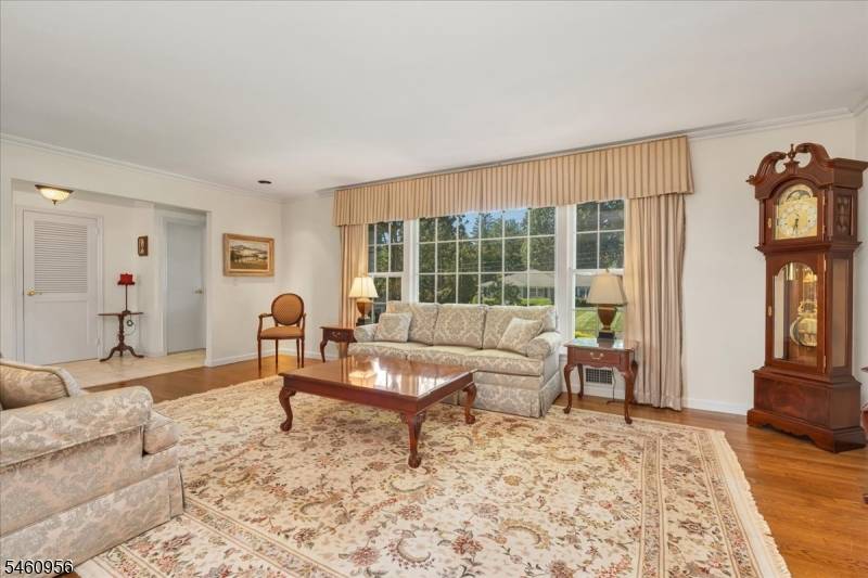 1407 Chapel Hill Rd, Mountainside Boro, NJ 07092