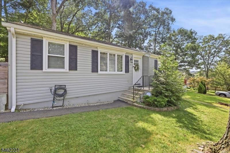 145 S New York Ave, Jefferson Twp., NJ 07849