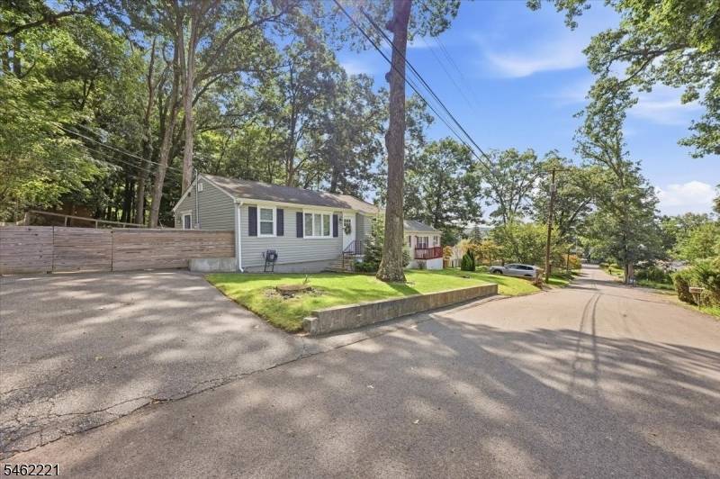145 S New York Ave, Jefferson Twp., NJ 07849