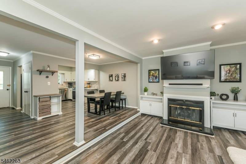 22 Indian Spring Ln, High Bridge Boro, NJ 08829