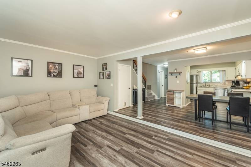 22 Indian Spring Ln, High Bridge Boro, NJ 08829