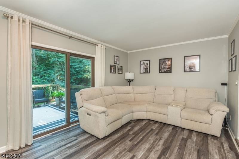 22 Indian Spring Ln, High Bridge Boro, NJ 08829