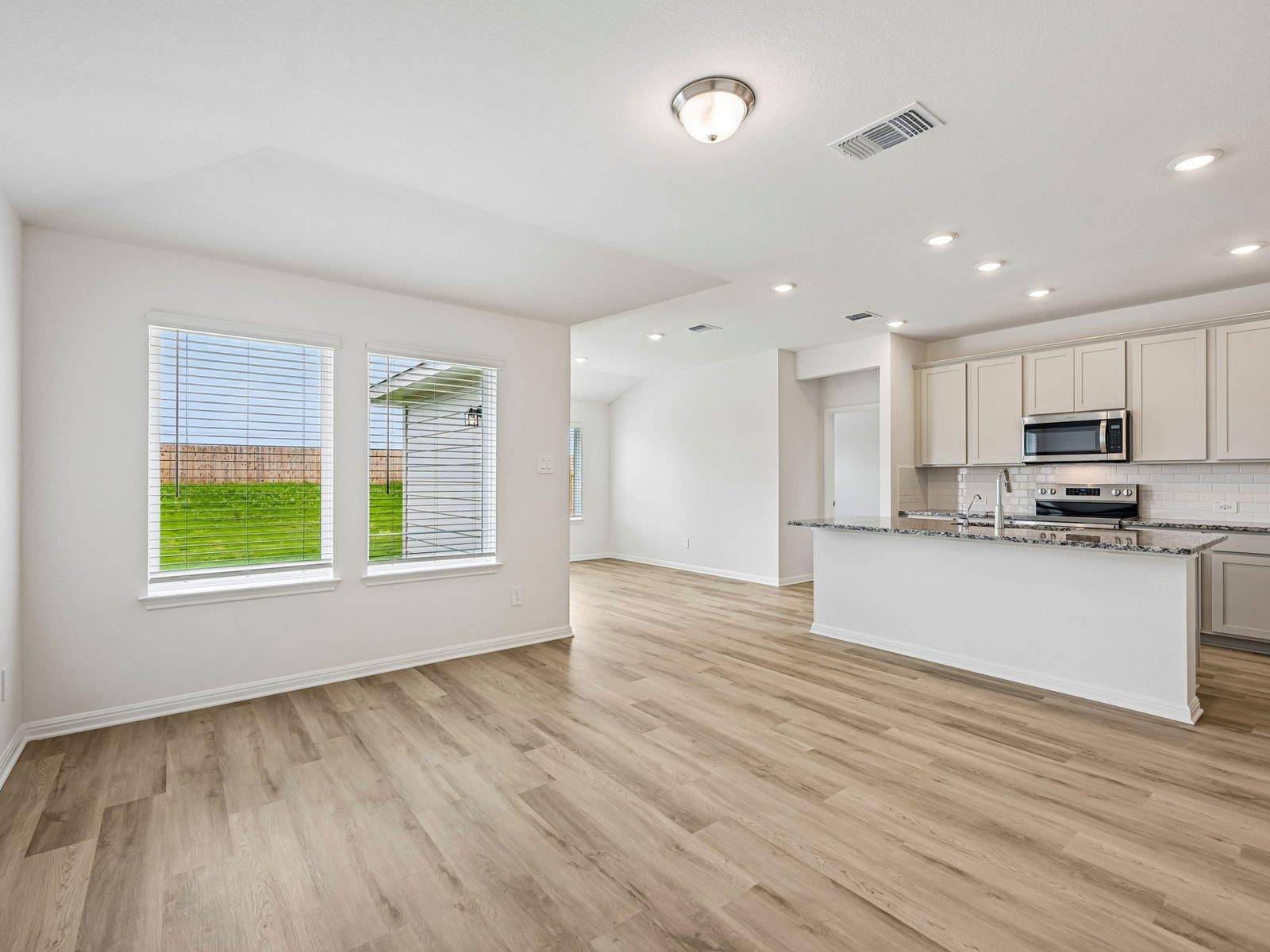 125 Sleep HOLW, Jarrell, TX 76537