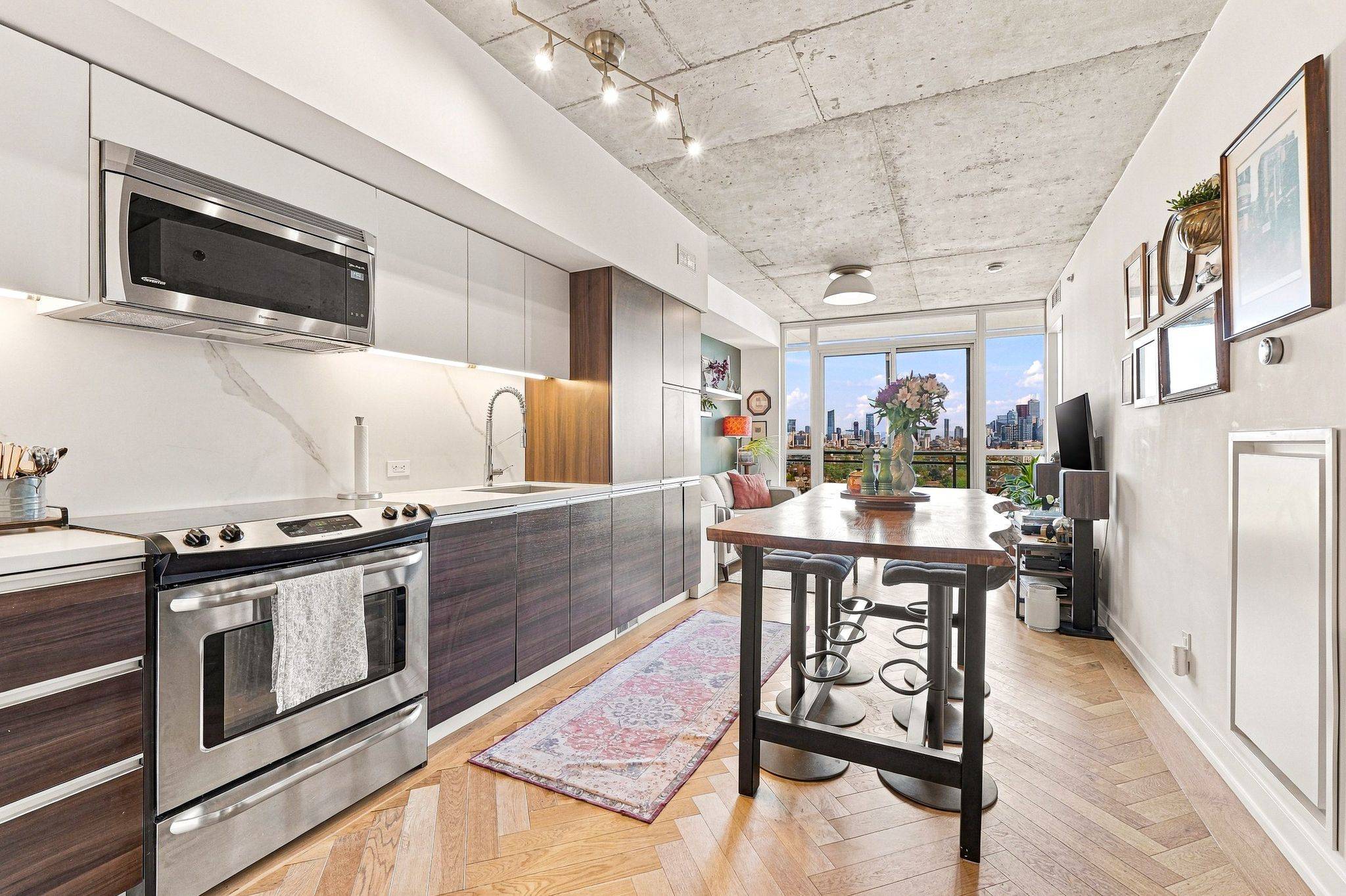 20 Minowan Miikan LN #1303, Toronto C01, ON M6J 0E5