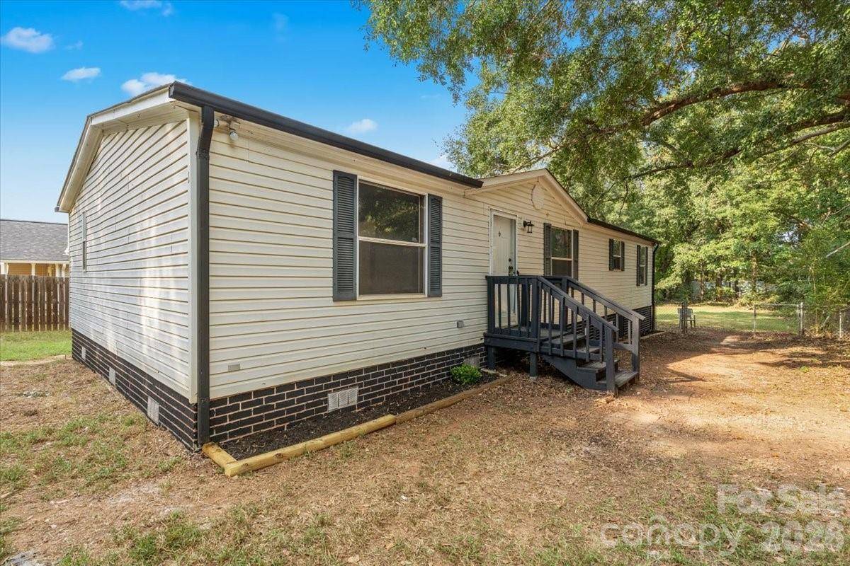 109 Puett DR, Dallas, NC 28034