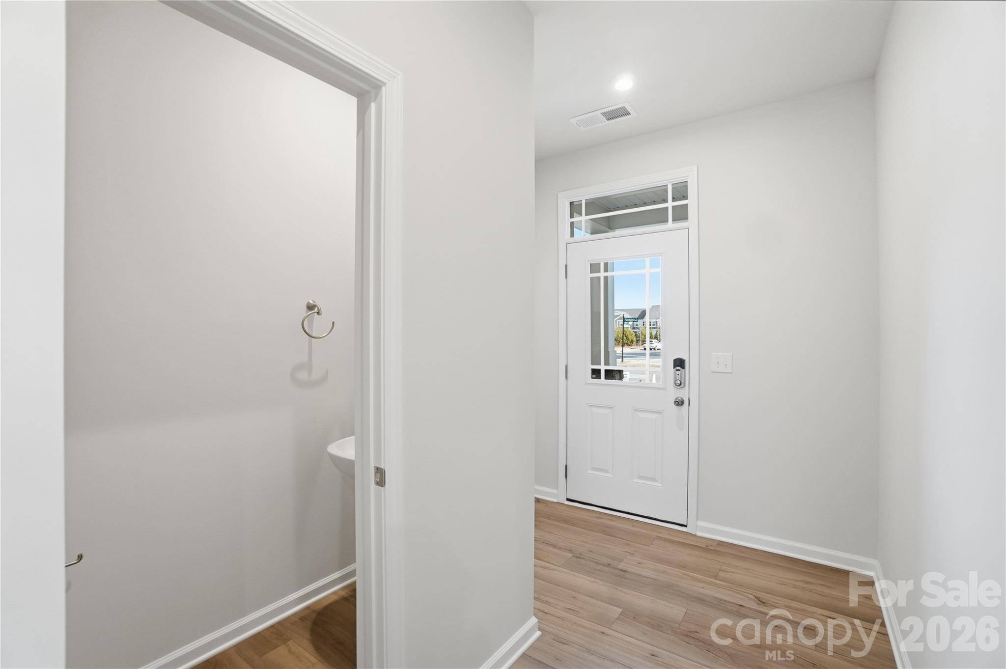 5212 Wyes Oak LN, Charlotte, NC 28269