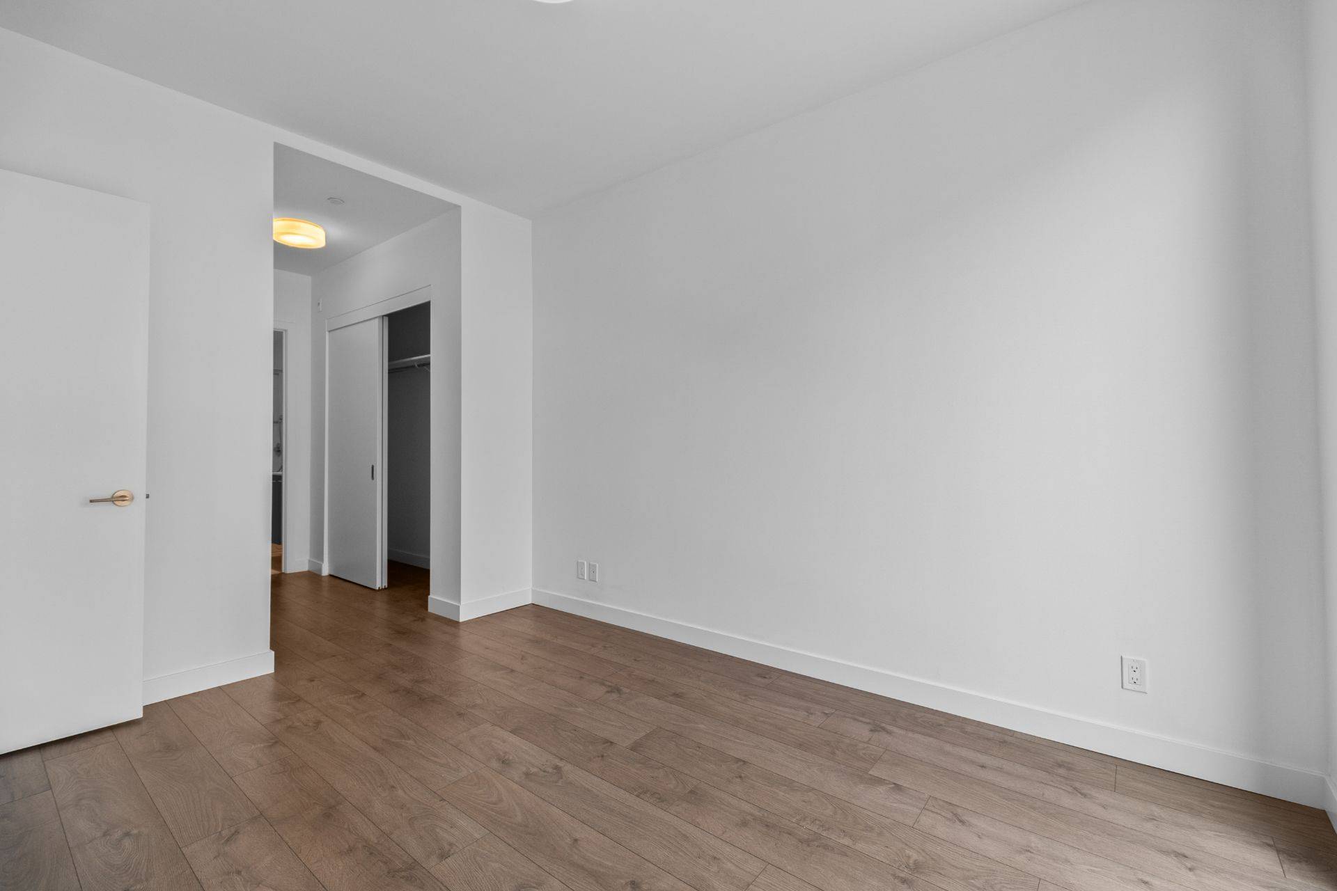 1075 Queen ST E #204, Toronto E01, ON M4M 1K3
