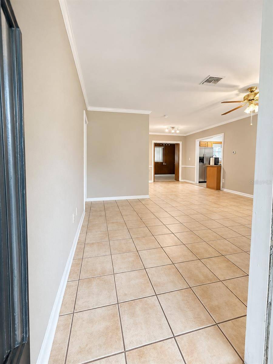 109 W GRAPEFRUIT CIR, Clearwater, FL 33759
