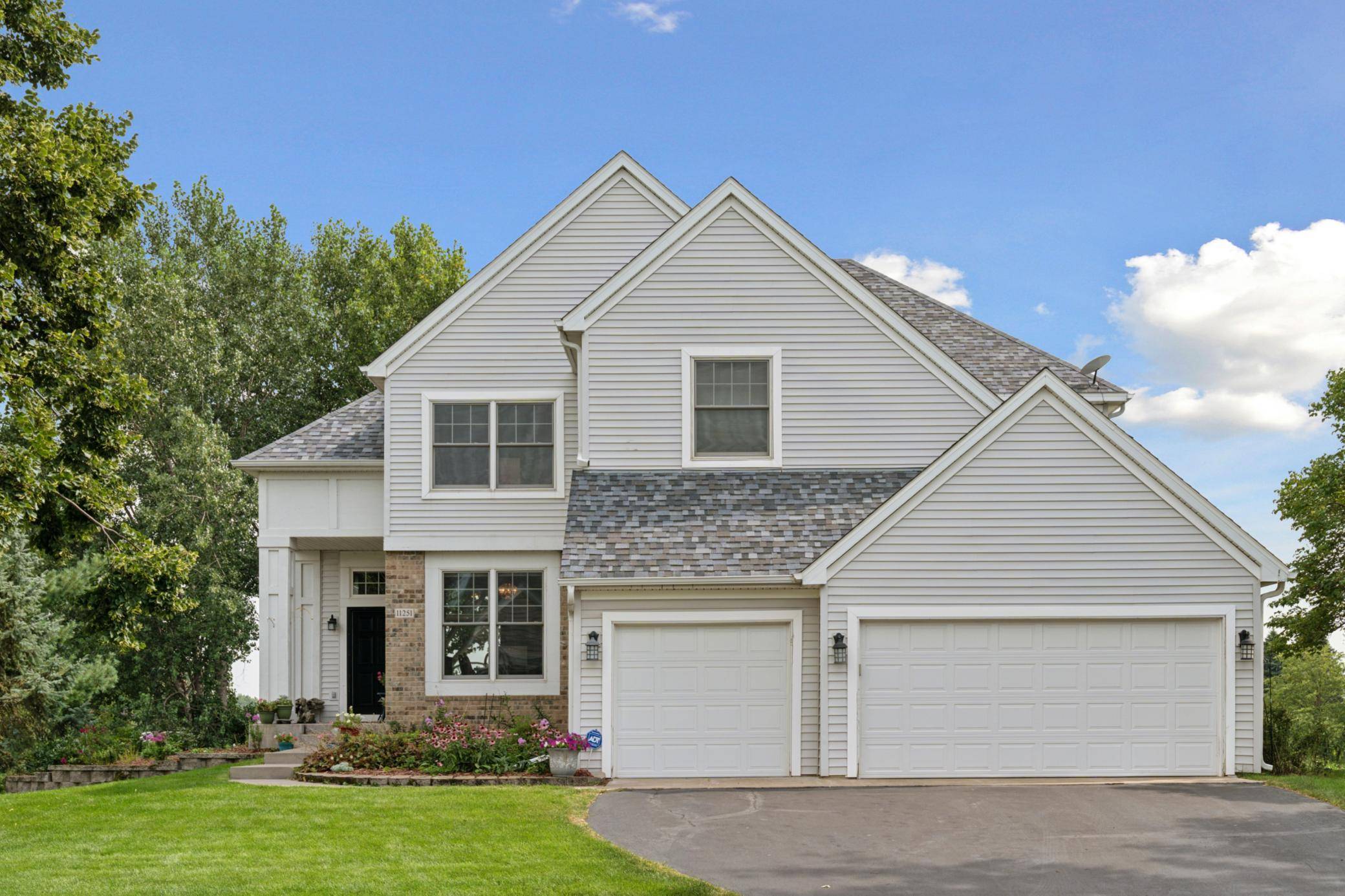 11251 Nassau CIR NE, Blaine, MN 55449