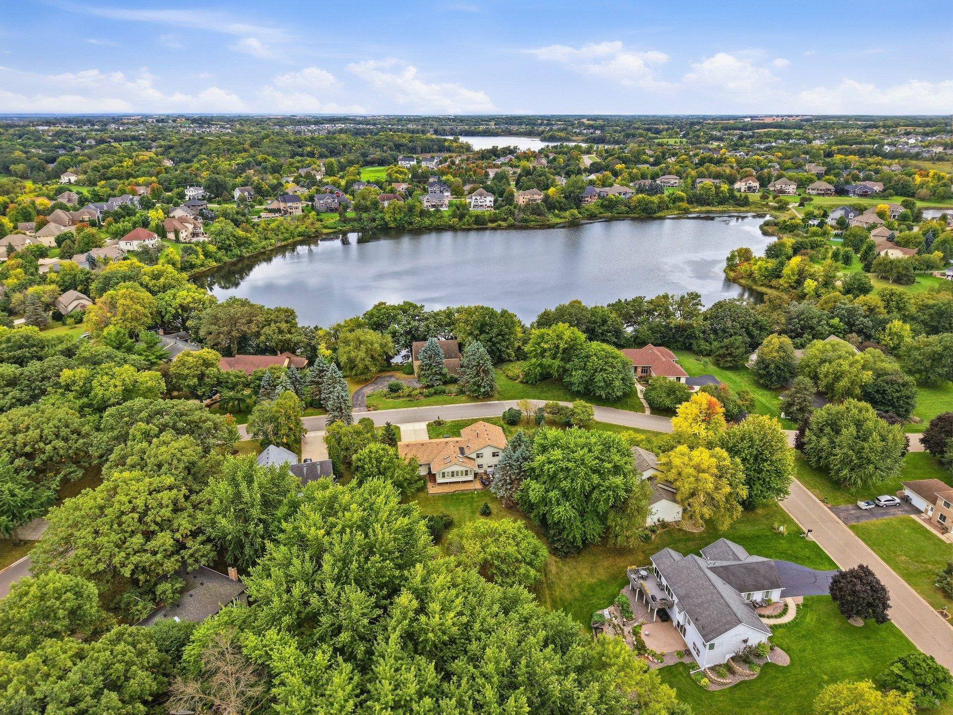 2080 Kelzer Pond DR, Victoria, MN 55386