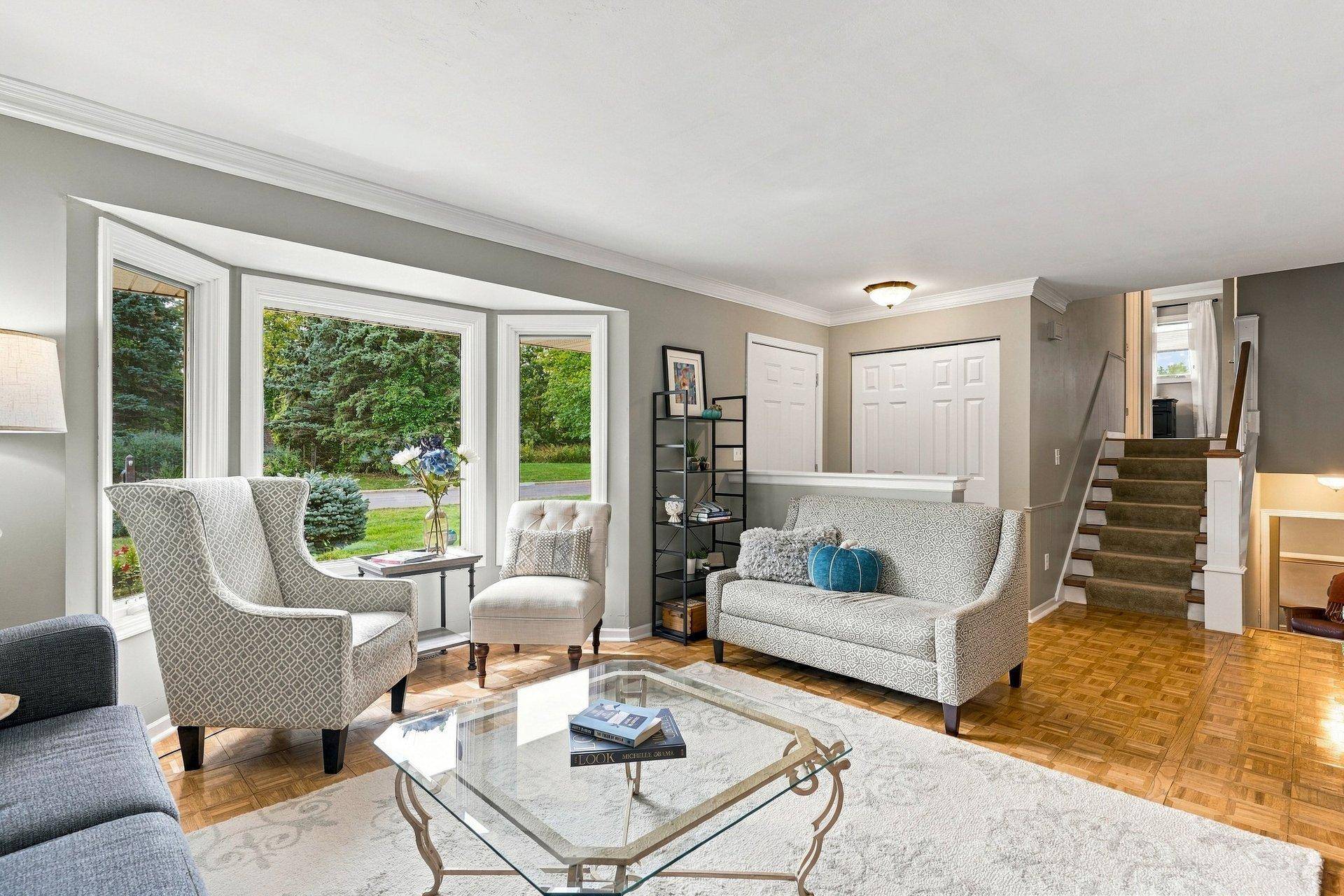2080 Kelzer Pond DR, Victoria, MN 55386
