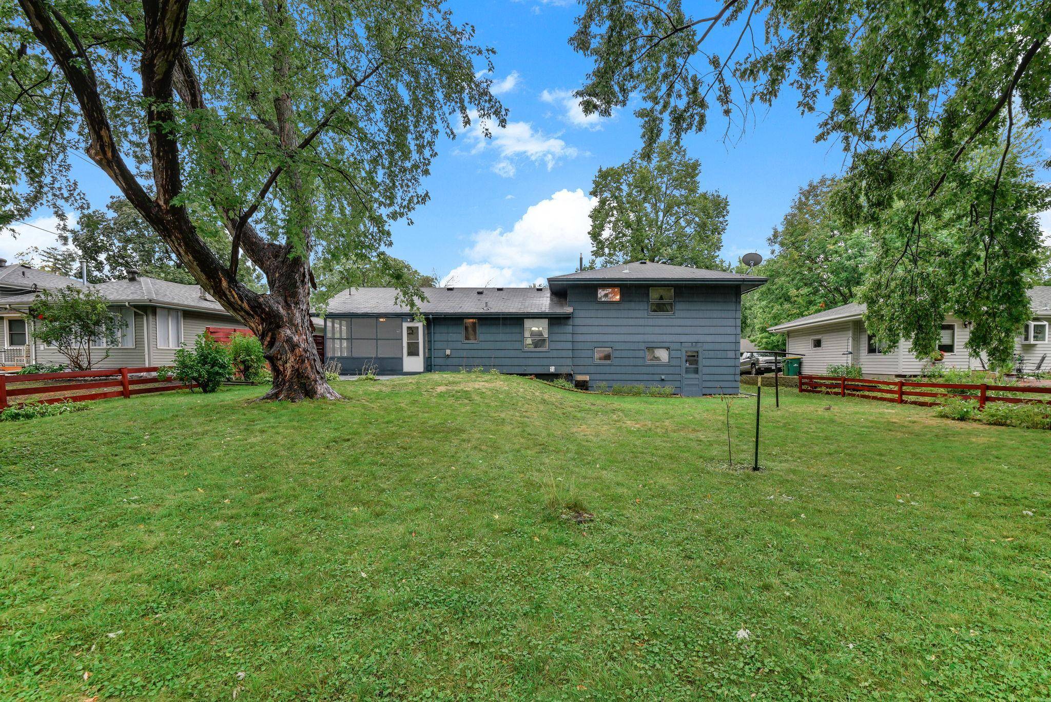 2812 65th AVE N, Brooklyn Center, MN 55430