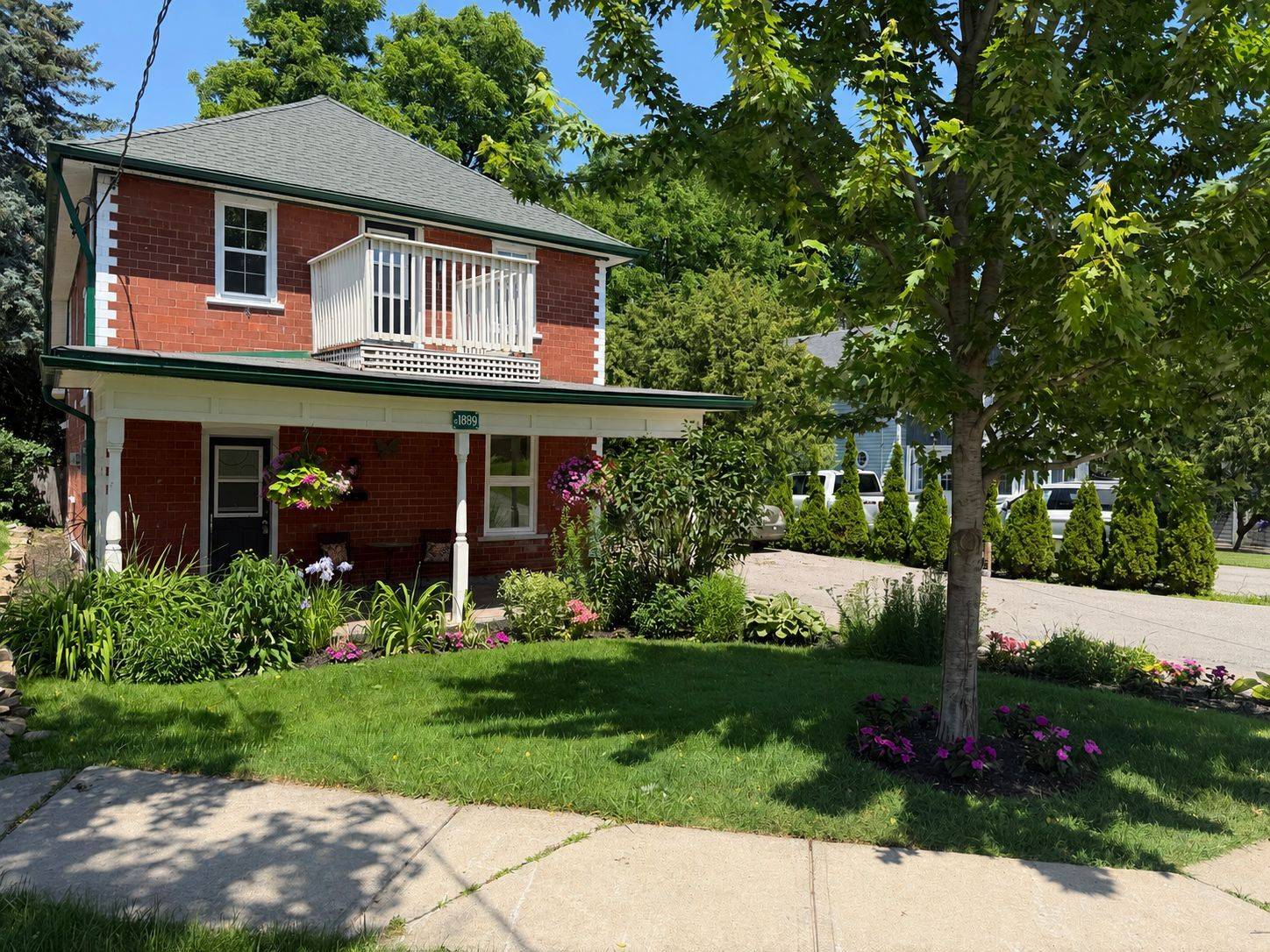 31 Brock ST, Halton Hills, ON L7J 1N3