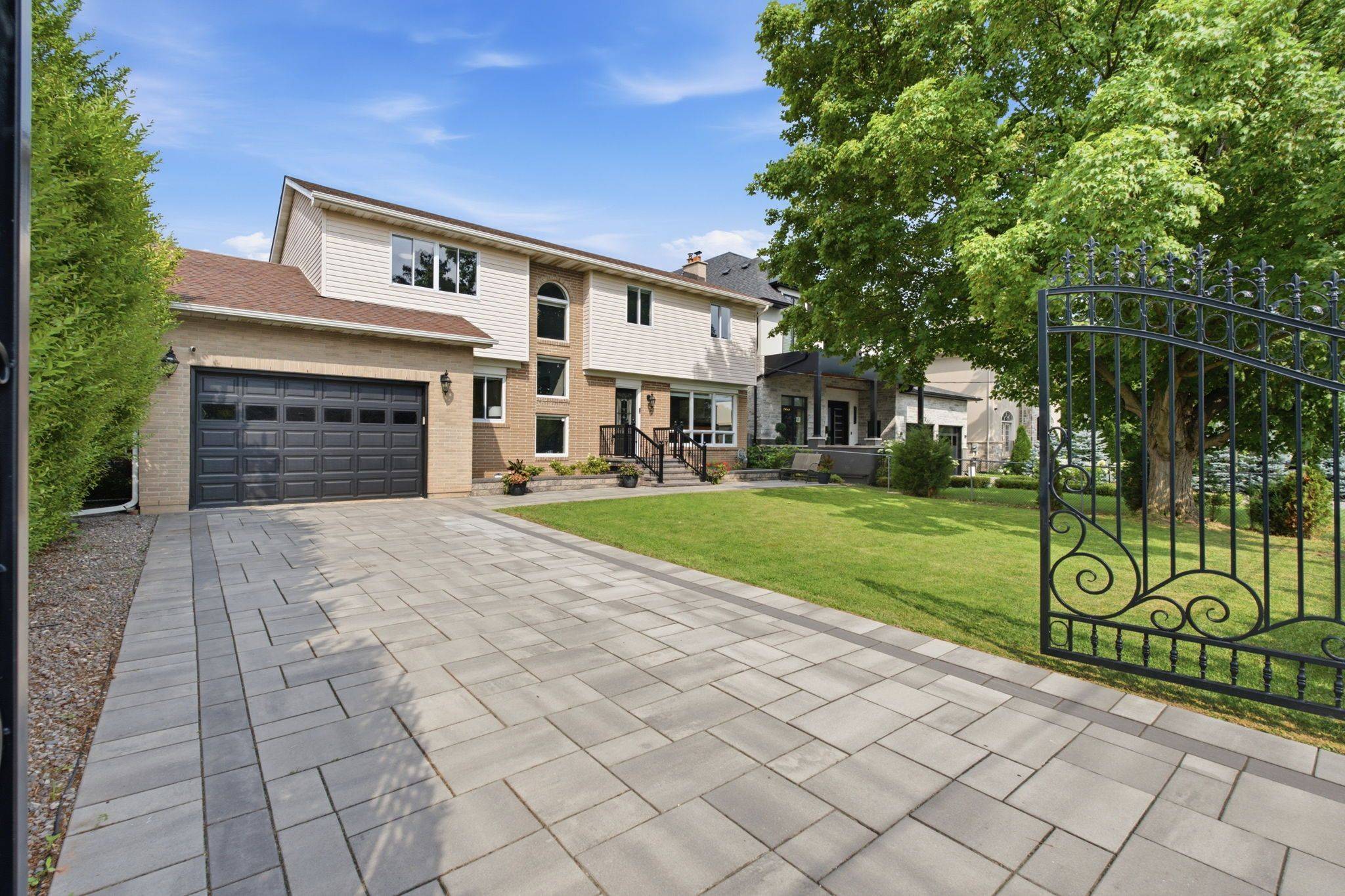 513 Maplehurst AVE, Oakville, ON L6L 4Y8