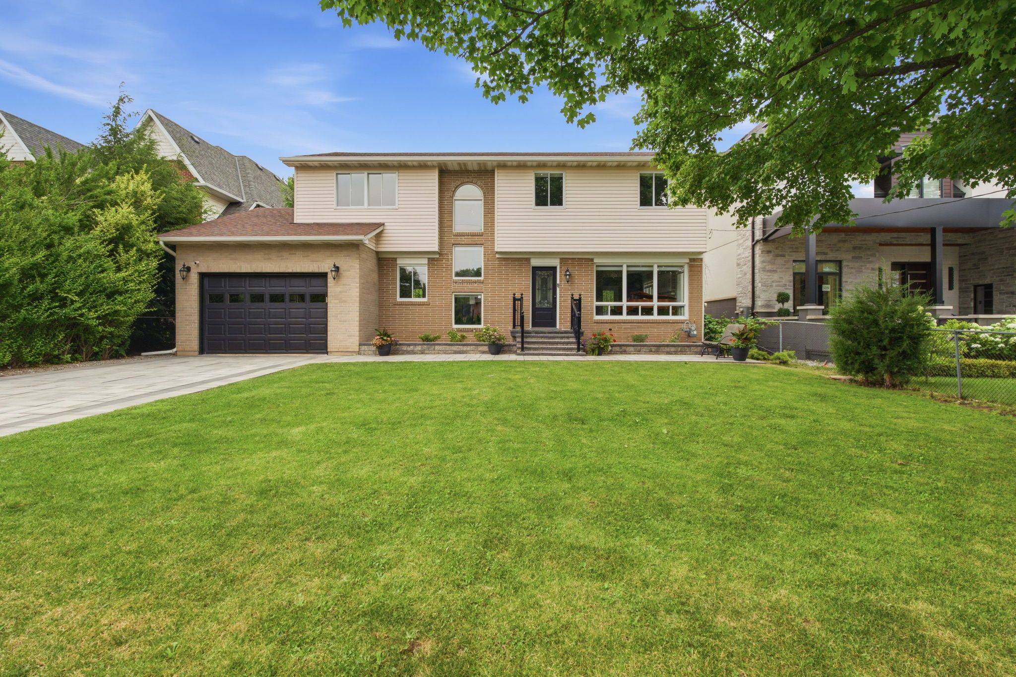 513 Maplehurst AVE, Oakville, ON L6L 4Y8