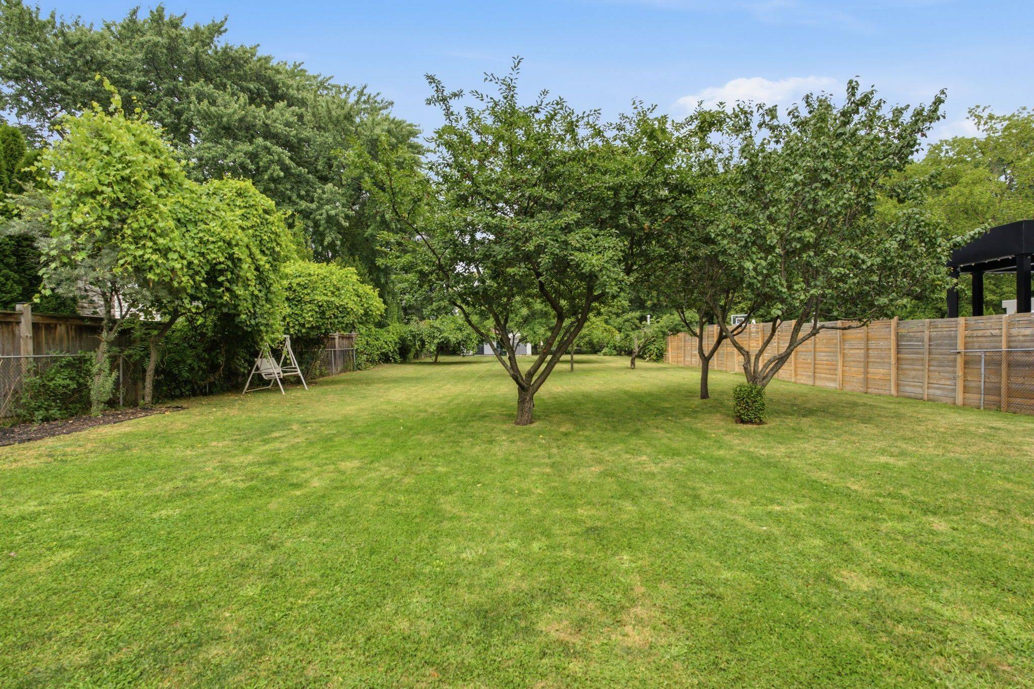 513 Maplehurst AVE, Oakville, ON L6L 4Y8