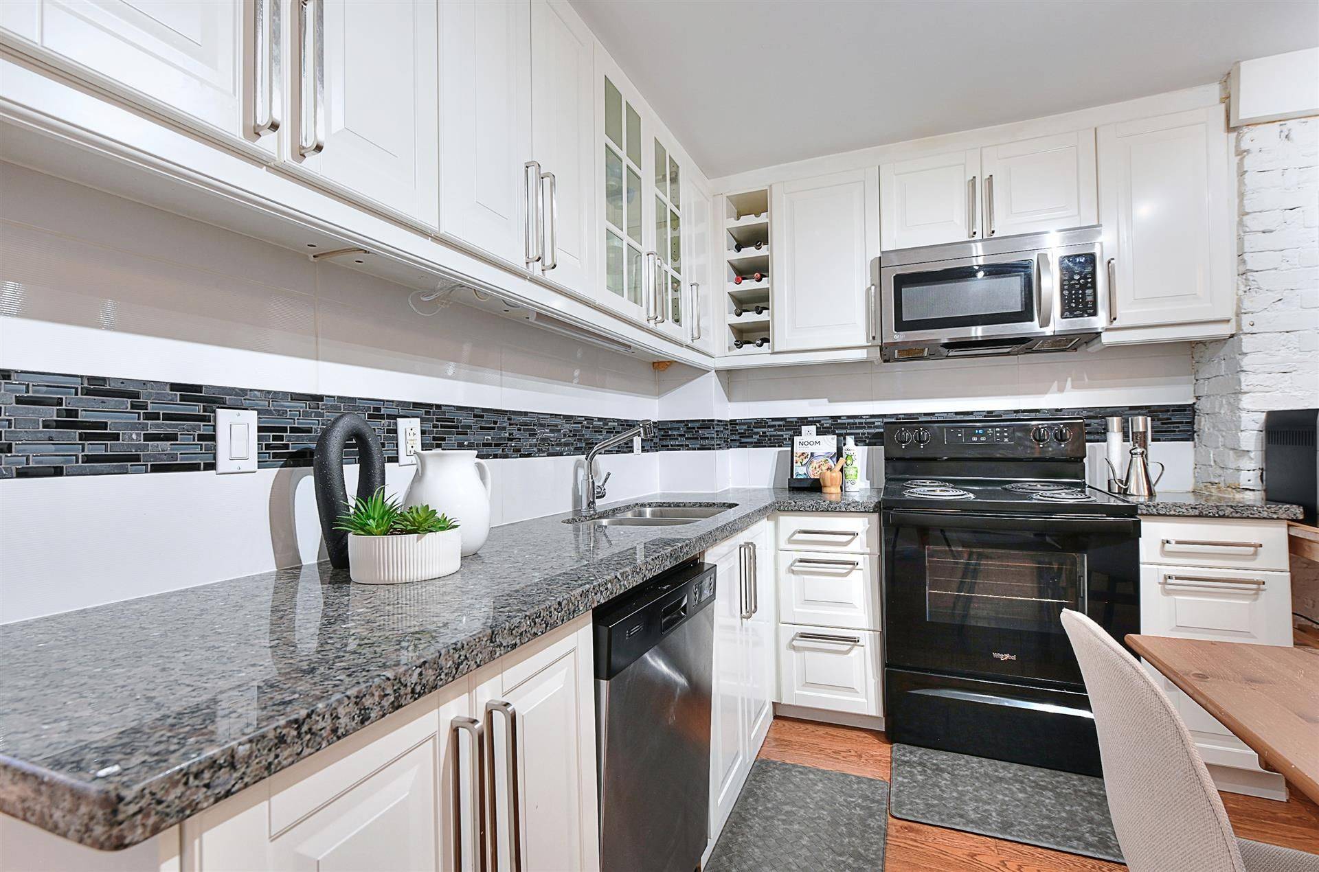 183 Earlscourt AVE, Toronto W03, ON M6E 4B2